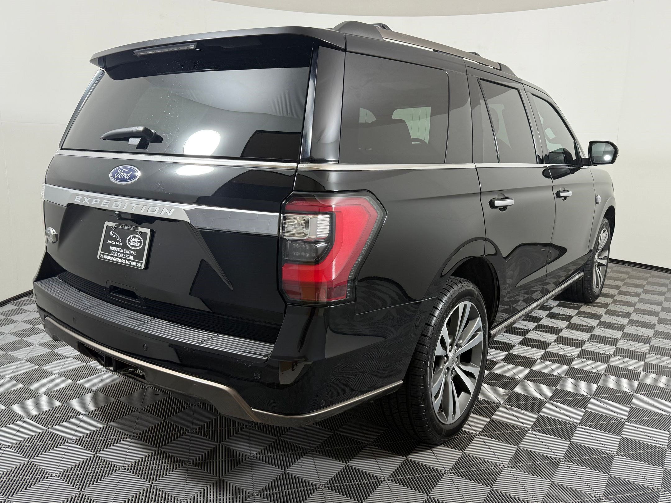 Used 2020 Ford Expedition King Ranch w/ Cargo Package AWD/4WD image 9