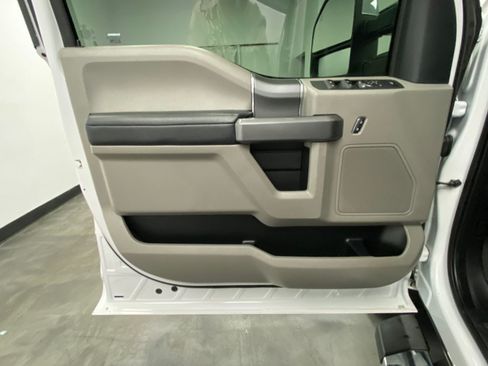 Used 2019 Ford F250 XLT w/ XLT Premium Package AWD/4WD image 40