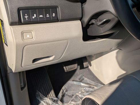 Used 2020 Kia Sedona SX image 17