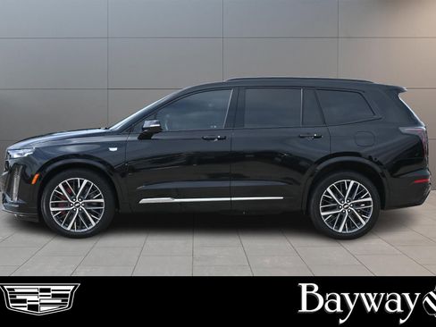 Certified 2024 Cadillac XT6 Sport w/ Technology Package AWD/4WD image 4