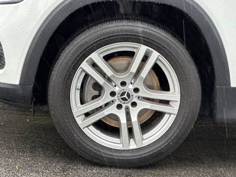 Used 2021 Mercedes-Benz GLB 250 w/ Premium Package image 33