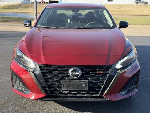 Used 2023 Nissan Altima 2.5 SR w/ SR Premium Package image 2