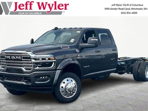 New 2026 RAM 4500 4x4 Crew Cab DRW w/ Laramie Trim Package image 1