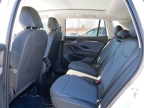 New 2026 Volkswagen Tiguan SE image 8