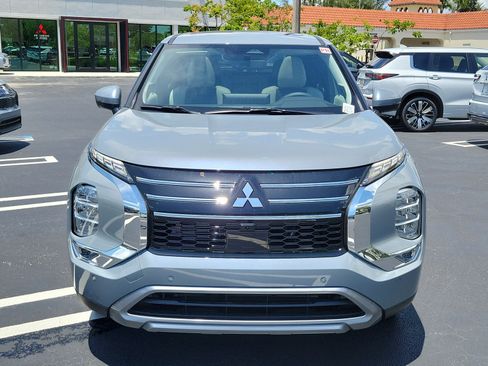 New 2026 Mitsubishi Outlander SE FWD image 2