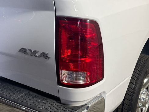 Used 2018 RAM 2500 Tradesman w/ Chrome Appearance Group image 33