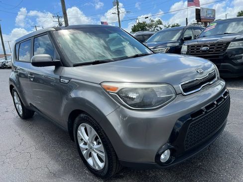 Used 2016 Kia Soul + w/ Primo Package FWD image 4