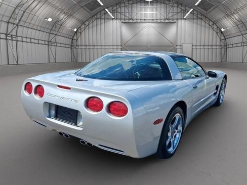 Used 2001 Chevrolet Corvette Coupe w/ Preferred Equipment Group2 RWD image 6
