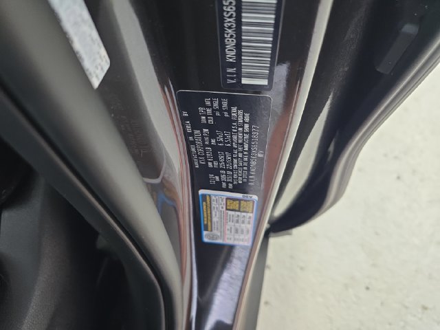 Certified 2025 Kia Carnival FWD image 14