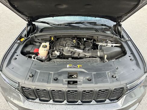 Used 2023 Jeep Grand Cherokee Altitude AWD/4WD image 28