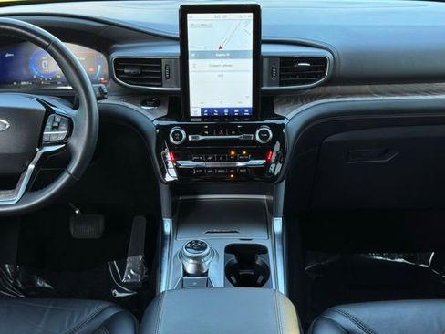 Used 2022 Ford Explorer Platinum w/ Equipment Group 601A image 28