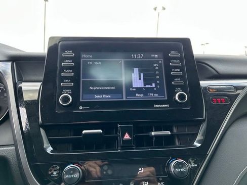 Used 2023 Toyota Camry SE FWD image 4