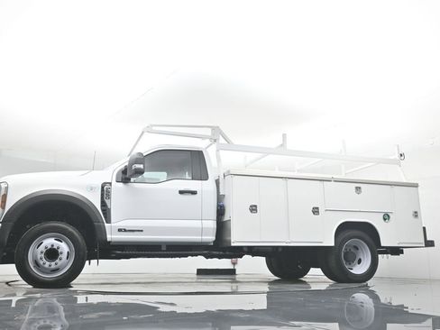 New 2025 Ford F550 2WD Regular Cab Super Duty image 7