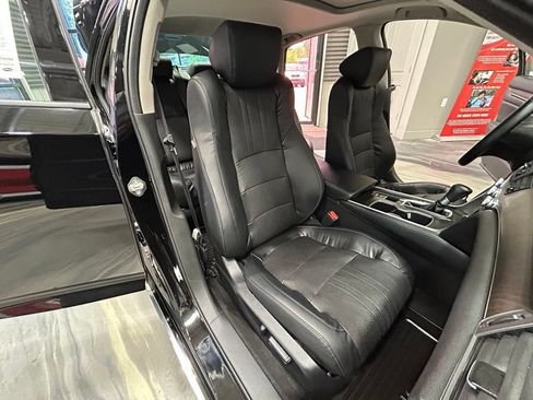 Used 2018 Honda Accord EX-L image 3