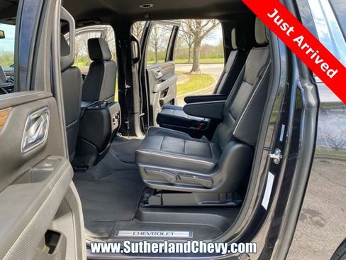 Used 2023 Chevrolet Suburban Premier AWD/4WD image 38