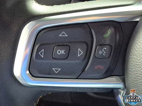 Used 2025 Jeep Wrangler Unlimited Sahara AWD/4WD image 12