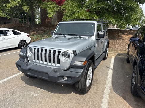 Used 2023 Jeep Wrangler Unlimited Sport AWD/4WD image 5