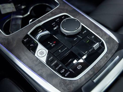 Used 2024 BMW X7 xDrive40i image 19