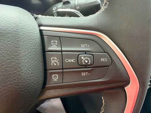 Used 2023 Jeep Grand Cherokee L Laredo AWD/4WD image 23