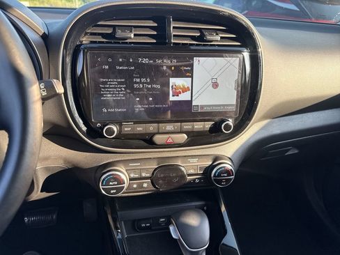 Used 2024 Kia Soul EX w/ Option Group 015 FWD image 14
