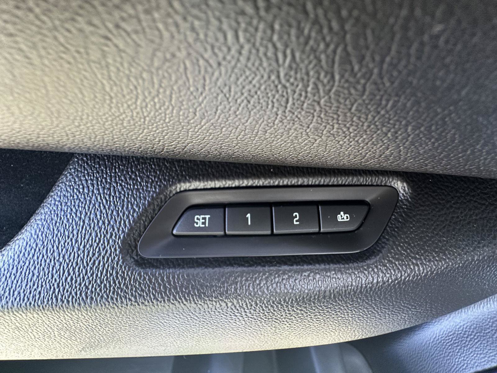 Used 2016 Cadillac Escalade Premium AWD/4WD image 14