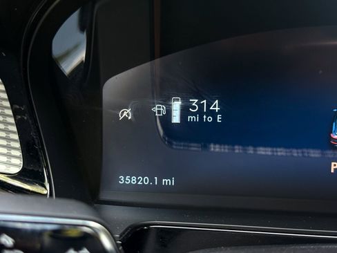 Used 2023 Lincoln Corsair AWD w/ Equipment Group 101A image 39