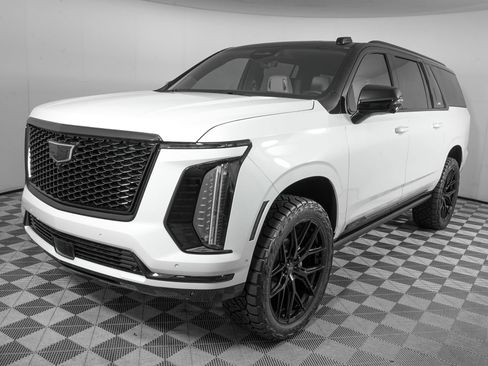 Used 2026 Cadillac Escalade ESV Platinum Sport w/ LPO, ONYX Package AWD/4WD image 7