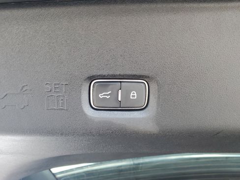 Certified 2025 Ford Expedition Max Platinum image 11