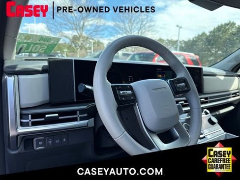 Used 2025 Hyundai Santa Fe SEL image 1