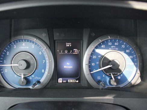 Used 2015 Toyota Sienna XLE w/ XLE Navigation Package FWD image 13