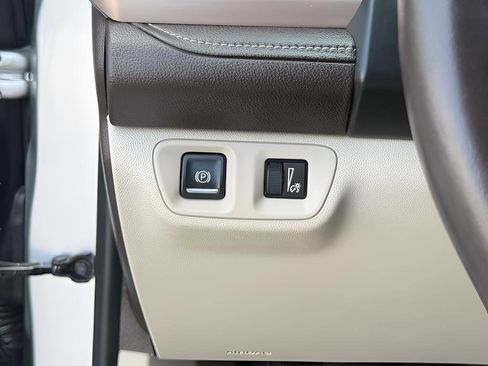 Used 2018 GMC Acadia Denali image 42