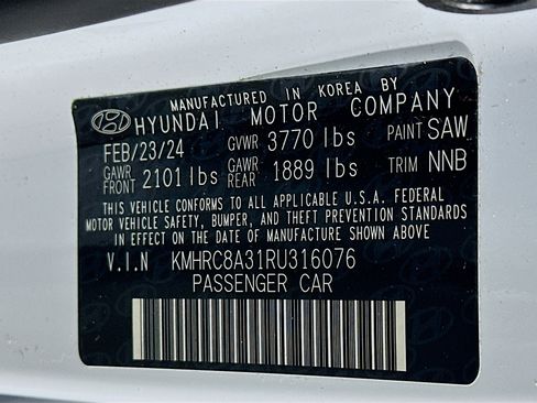 Used 2024 Hyundai Venue SEL image 12