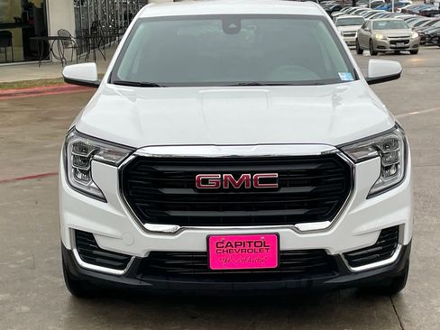 Used 2024 GMC Terrain SLE image 6