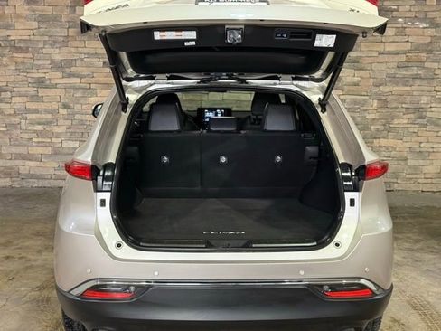 Used 2021 Toyota Venza XLE w/ Softex Package AWD/4WD image 7