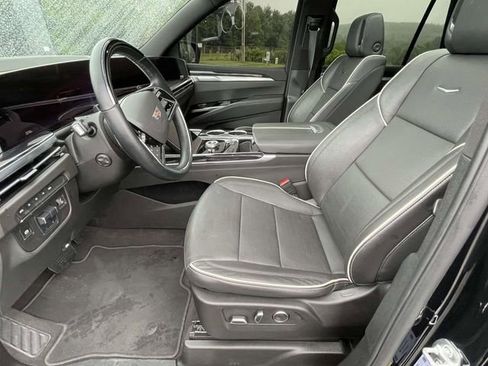 Used 2025 Cadillac Escalade Sport w/ LPO, ONYX Package AWD/4WD image 18