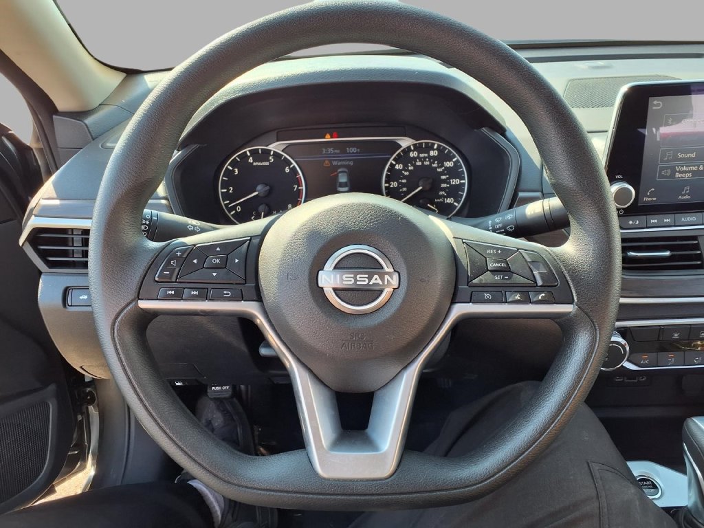 Used 2025 Nissan Altima 2.5 SV FWD image 16