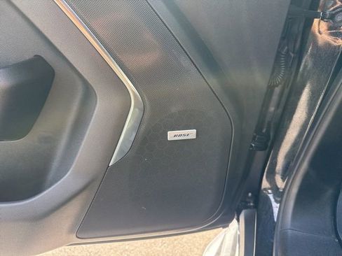 Used 2021 Chevrolet Tahoe LT w/ LT Signature Package RWD image 12