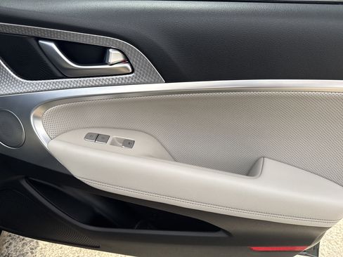 Used 2023 Genesis G70 2.0T w/ Sport Prestige Package image 14