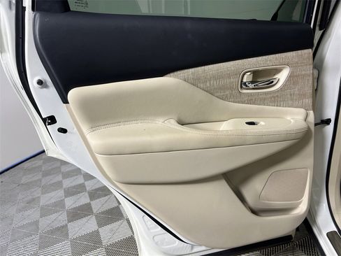 Used 2019 Nissan Murano SL image 23
