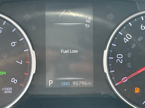 Used 2019 Toyota RAV4 XLE w/ Carpet Mat Package image 14