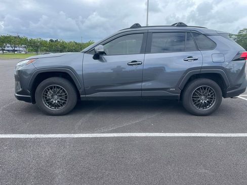 Used 2022 Toyota RAV4 XLE AWD/4WD image 6