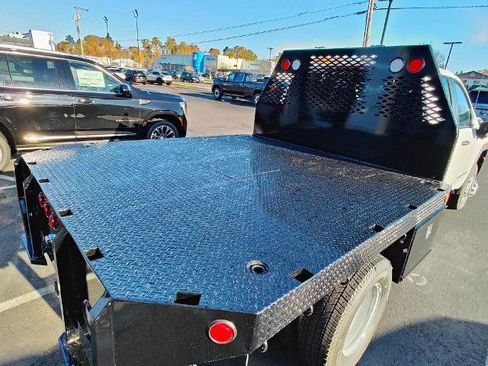 New 2024 GMC Sierra 3500 Pro image 7