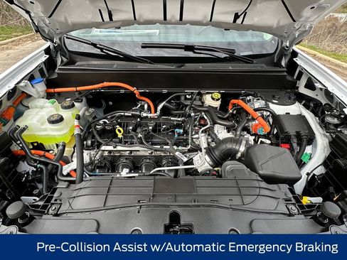 New 2025 Ford Maverick XLT w/ XLT Luxury Package image 16