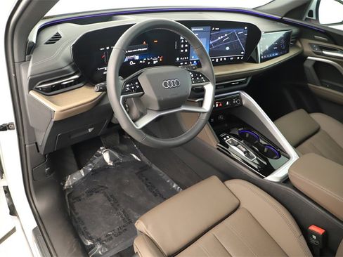 New 2025 Audi Q5 Prestige image 15