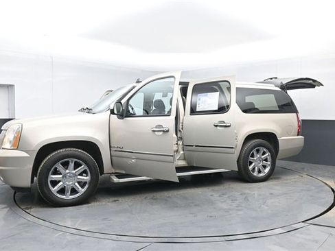 Used 2013 GMC Yukon XL Denali image 56