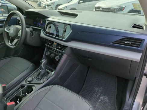 Used 2023 Volkswagen Taos SE w/ Panoramic Sunroof Package AWD/4WD image 6