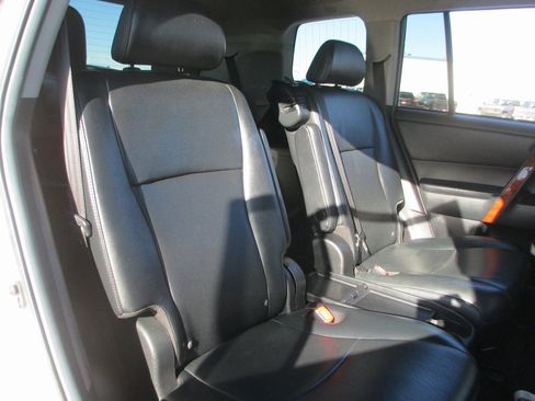 Used 2013 Toyota Highlander Limited image 21