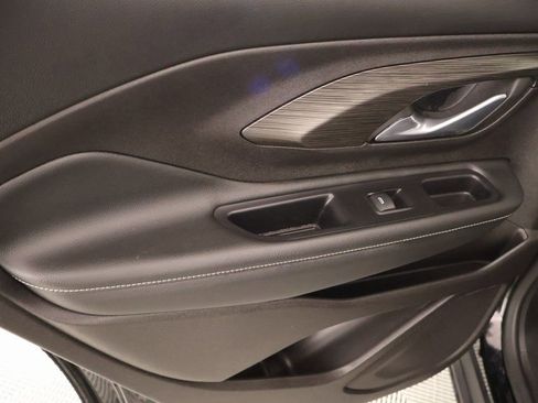 Used 2024 GMC Terrain SLT image 15