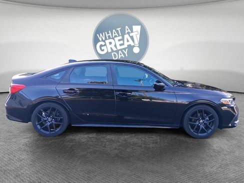 Used 2023 Honda Civic Sport image 2