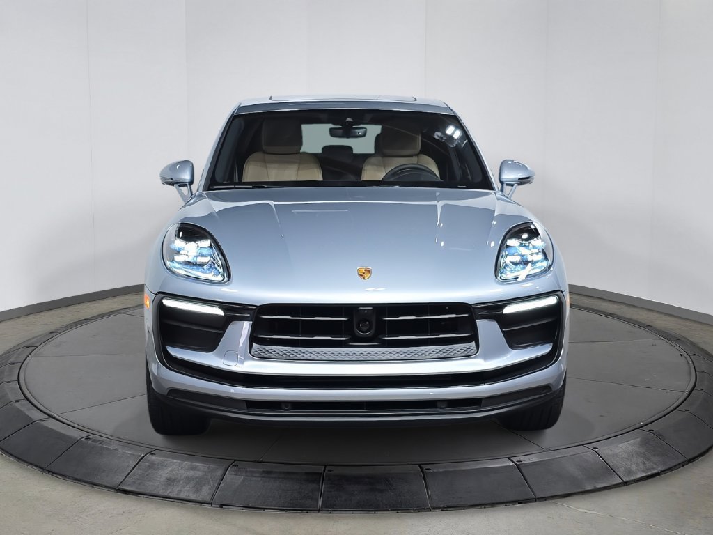 Certified 2026 Porsche Macan AWD/4WD image 10